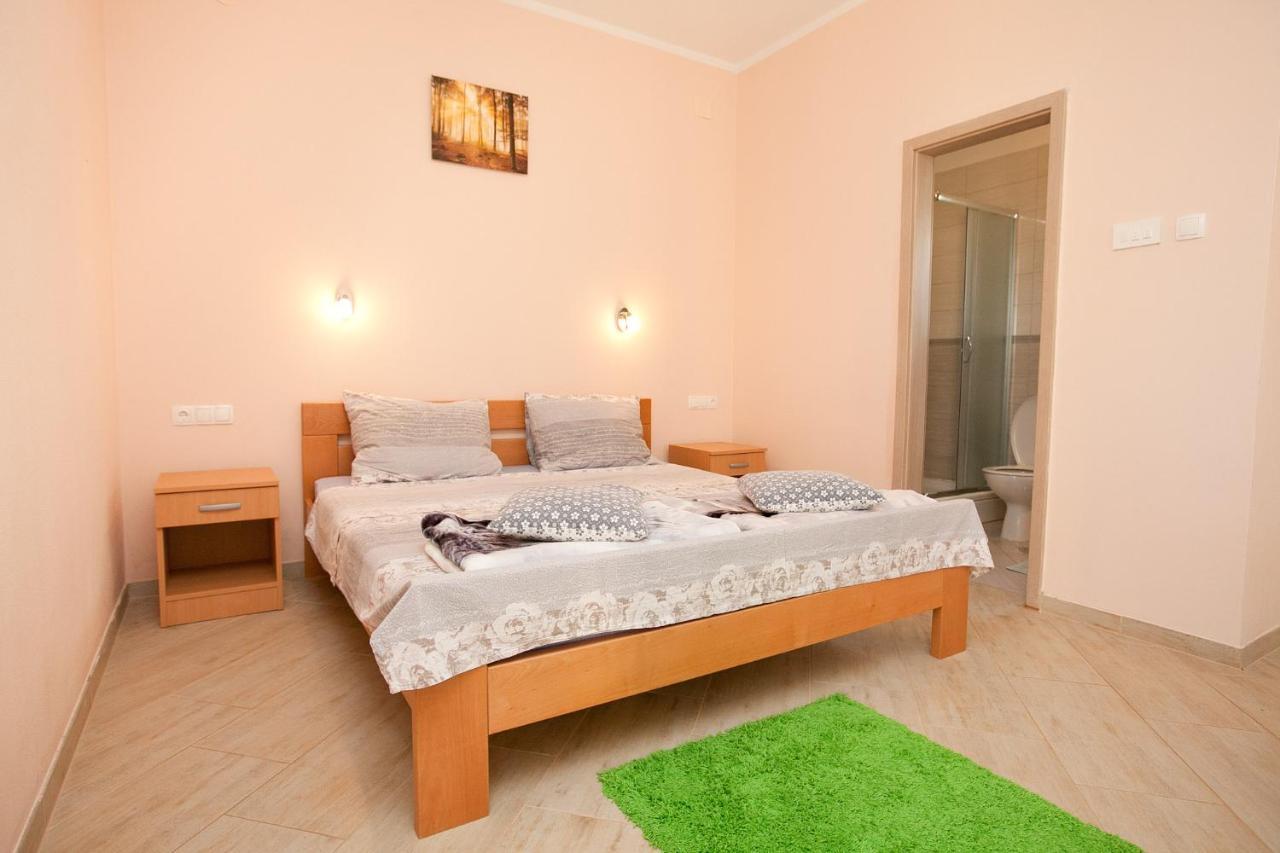 Apartmani Lea Starigrad Paklenica Luaran gambar