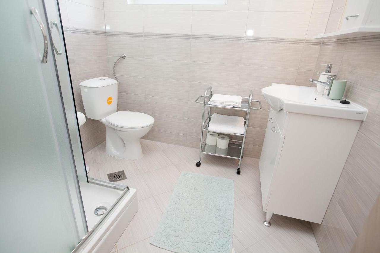 Apartmani Lea Starigrad Paklenica Luaran gambar