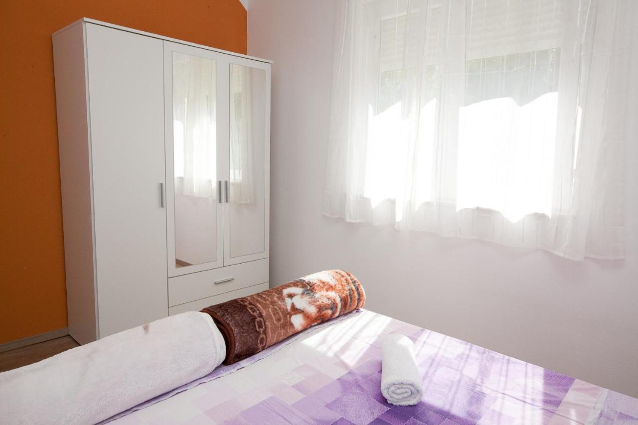 Apartmani Lea Starigrad Paklenica Luaran gambar