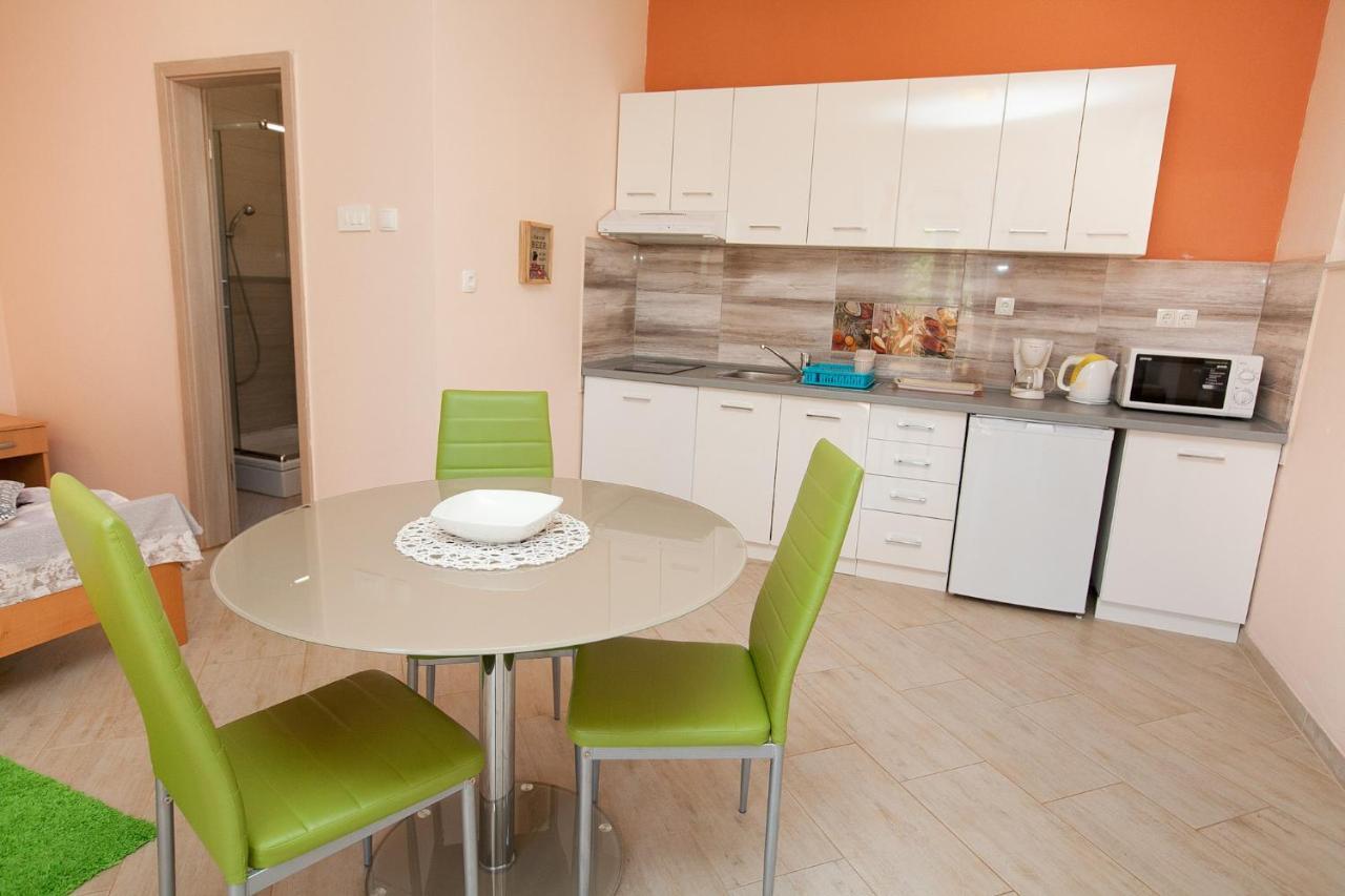 Apartmani Lea Starigrad Paklenica Luaran gambar