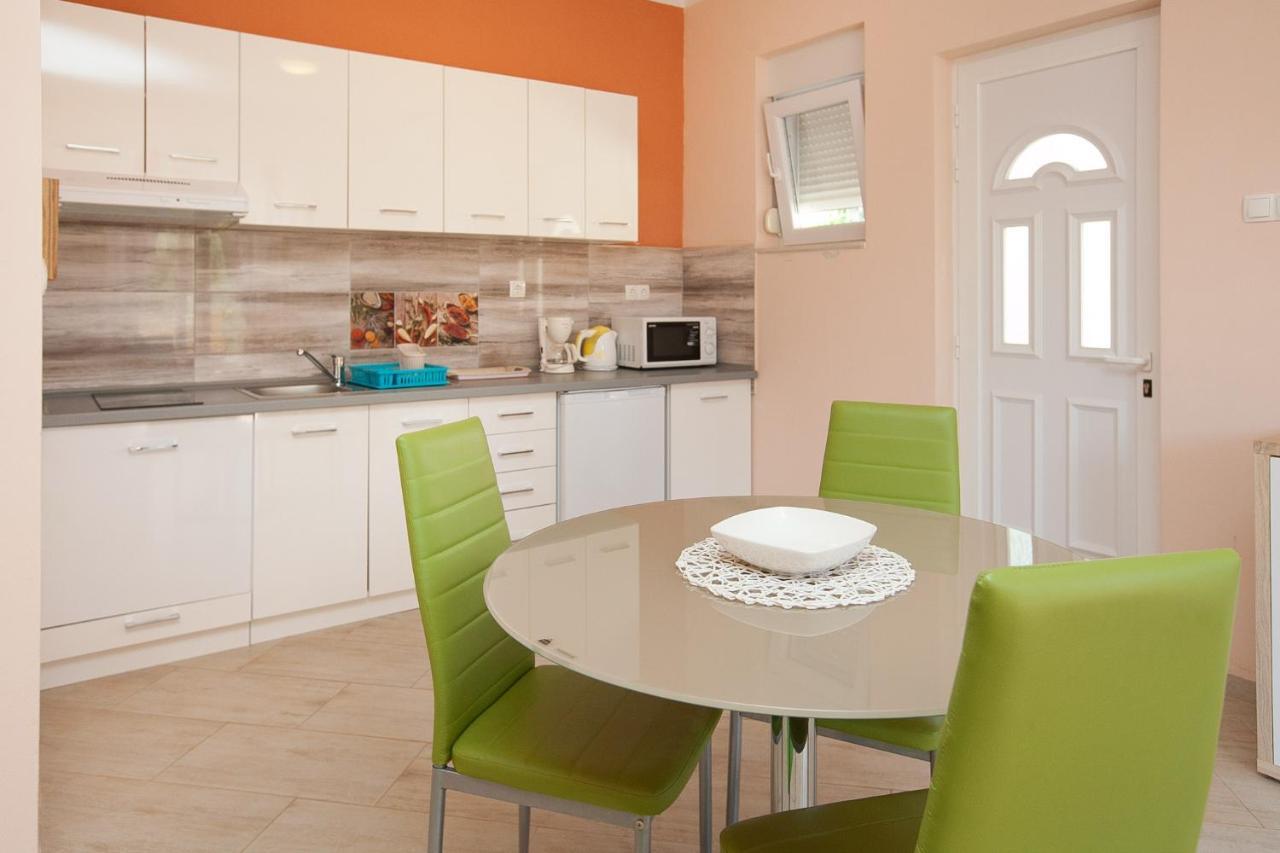 Apartmani Lea Starigrad Paklenica Luaran gambar