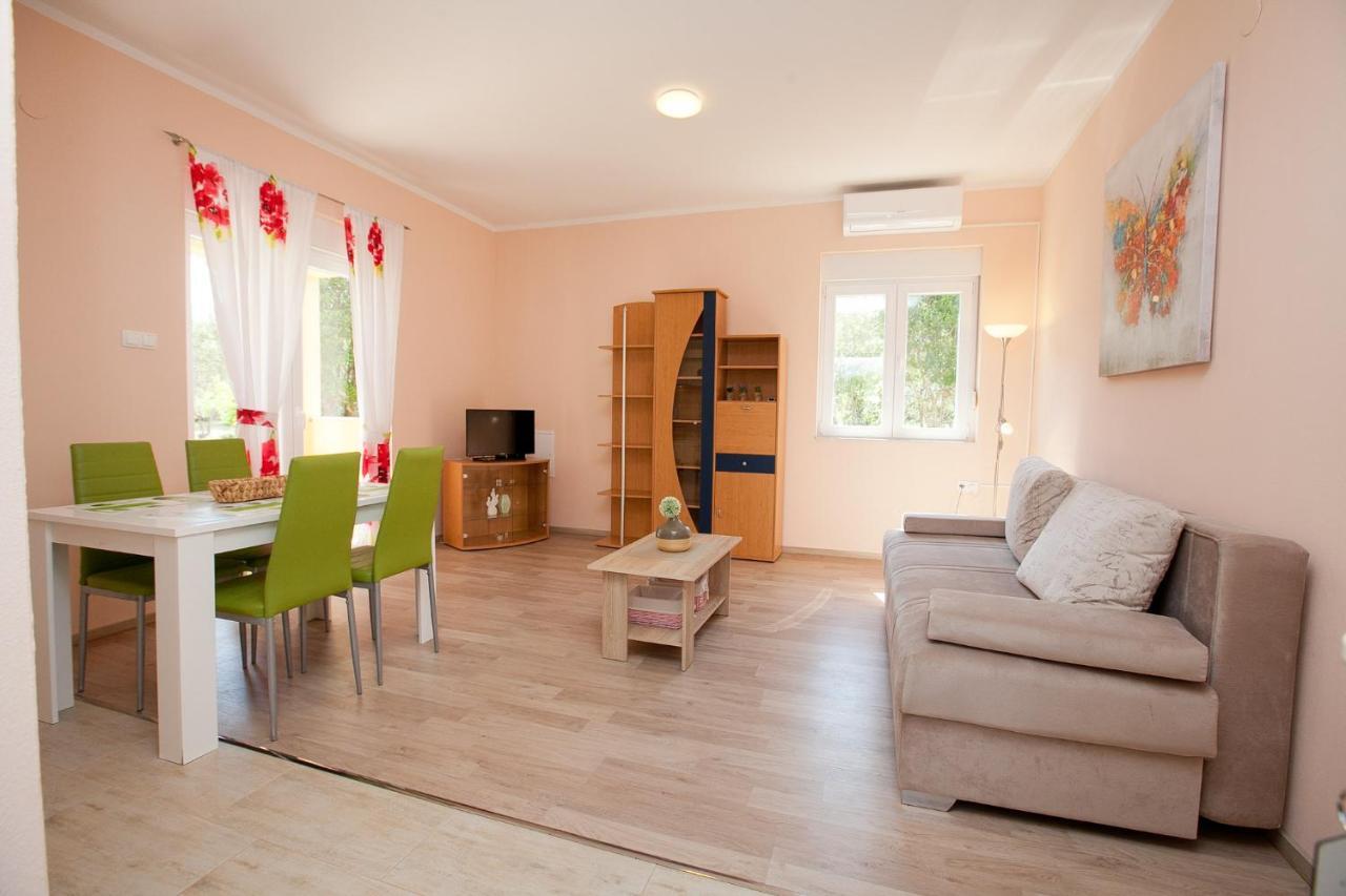 Apartmani Lea Starigrad Paklenica Luaran gambar